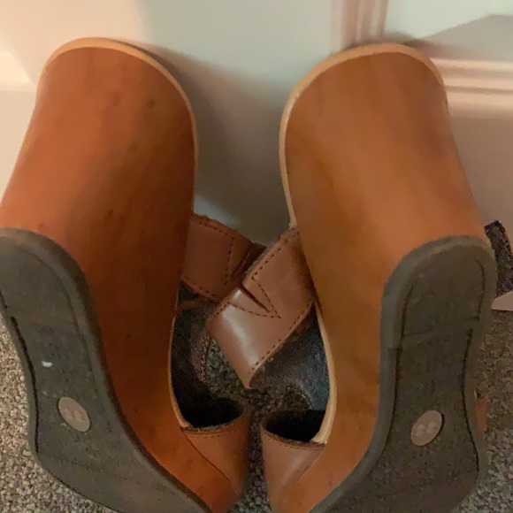 Naturalizer Tan Wedge Sandal size 9 - Picture 14 of 14